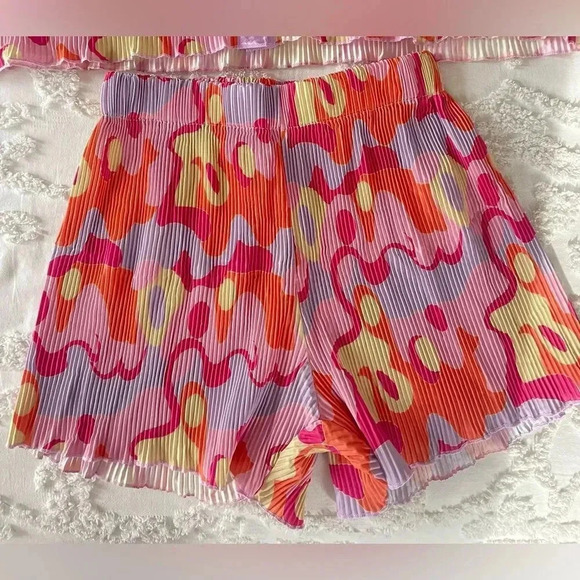 2 Piece Frill Lounge Set - Picture 2 of 10